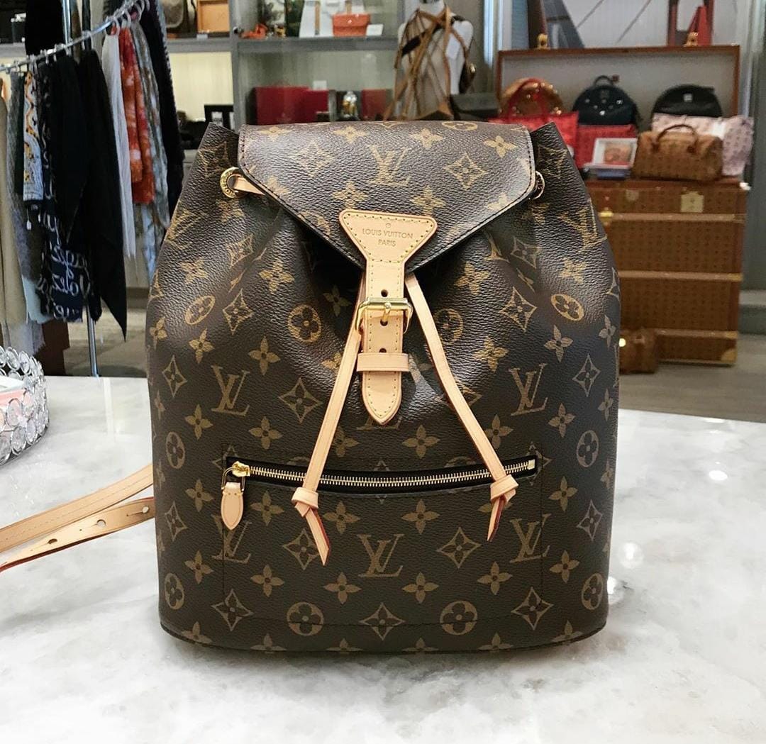 LV Bag - Backpack - Fragrance Deliver SA