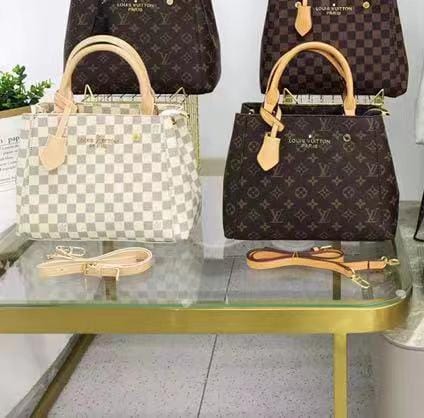 LV Bag - Logo and Square - Fragrance Deliver SA