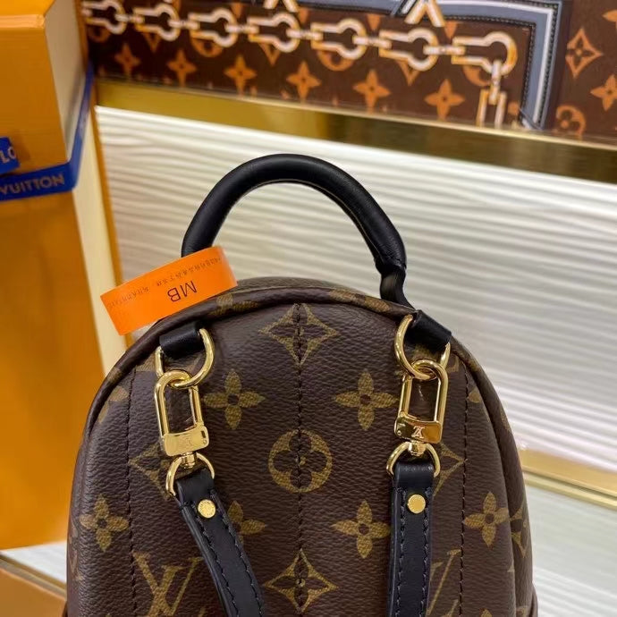 LV Bag - Backpack - Fragrance Deliver SA